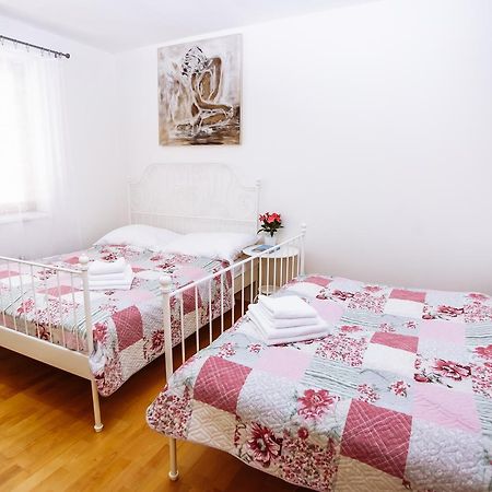 Beautiful Apartment In Central Residence Praga Zewnętrze zdjęcie