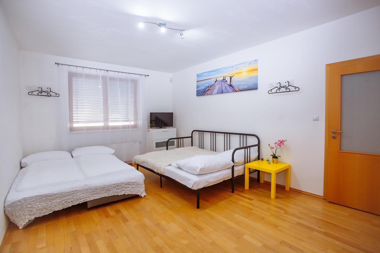 Beautiful Apartment In Central Residence Praga Zewnętrze zdjęcie