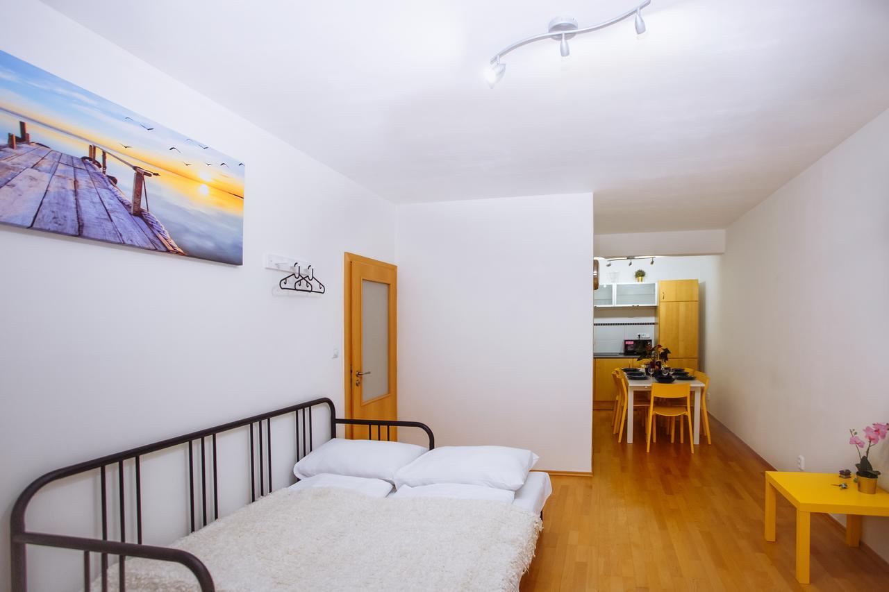 Beautiful Apartment In Central Residence Praga Zewnętrze zdjęcie